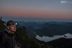 Stirnlampeneinsatz bei Dämmerung am Herzogstand Stirnlampeneinsatz bei Dämmerung am Herzogstand